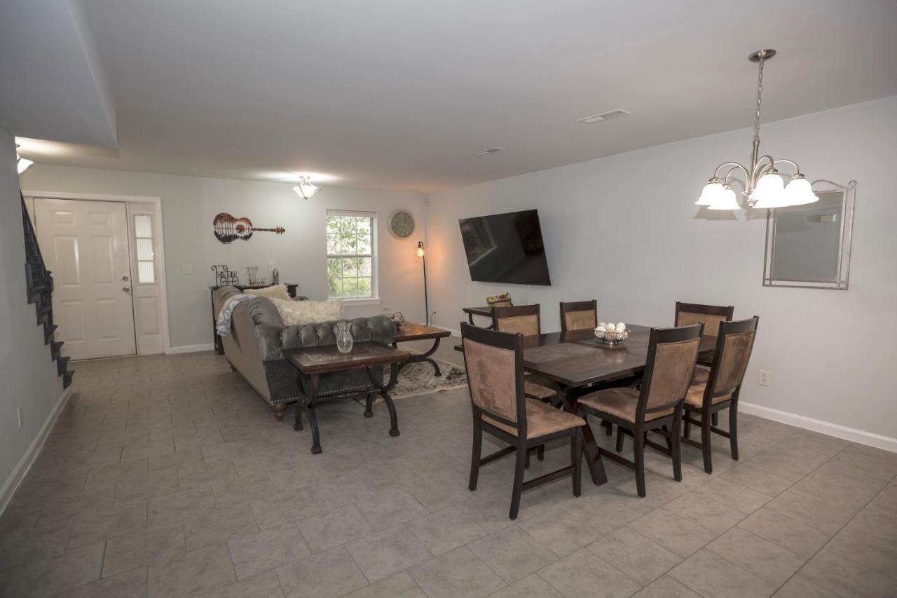 Elegant 3 Bedroom Apt With Free Parking And Balcony Nashville Eksteriør bilde
